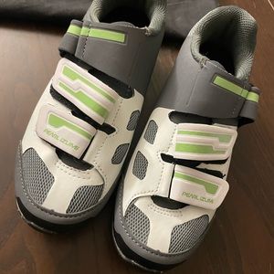 Pearl IZUMi biking shoes, with delta cleats - Size 36 (women’s)